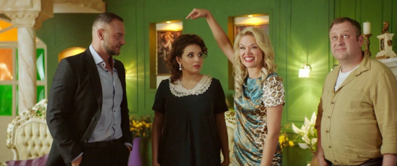 Арина (Ольга Дибцева), Ольшанский (Кирилл Мелехов), Осякина (Анна Котова) и Куренок (Павел Мисаилов) / Фото: Кинопоиск