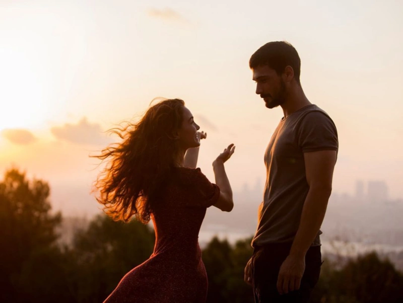 Дениз Джан Акташ и Хафсанур Санджактутан