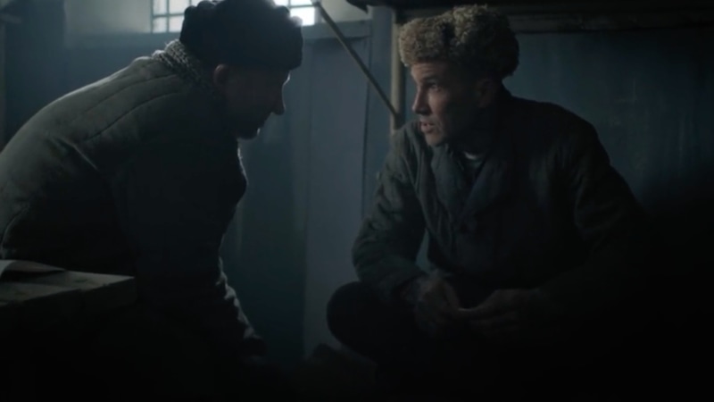 Кошарный (Дмитрий Куличков) и Индус (Андрей Шарыпов) / Кадр из сериала «Банда "ЗИГ ЗАГ"»