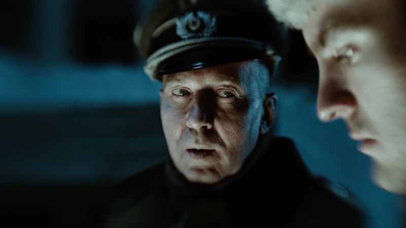 Кирилл Полухин в образе Мирыча / Фото: Кадр из сериала «Большой дом»