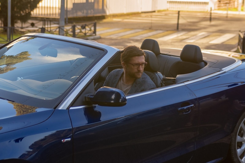 Дмитрий Пчела в образе Антона в сериале «Хамелеон» / Фото: Кино-Театр.РУ