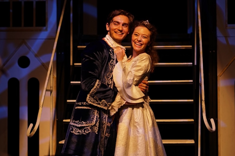 Кадр из сериала «Бедная родственница»