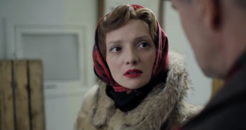 Екатерина Вилкова в образе Зины / Фото: Кадр из сериала «Банда "ЗИГ ЗАГ"»