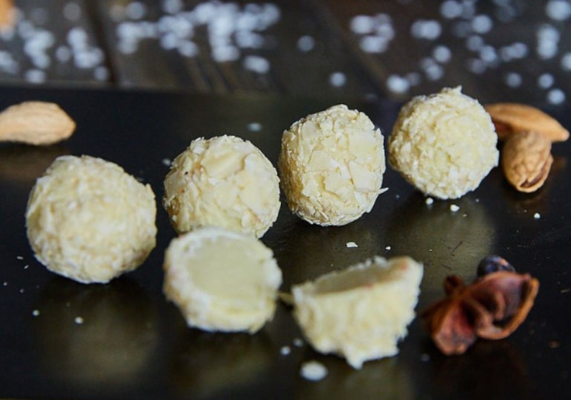 Трюфели из сыра и белого шоколада Трюфели из сыра и белого шоколада