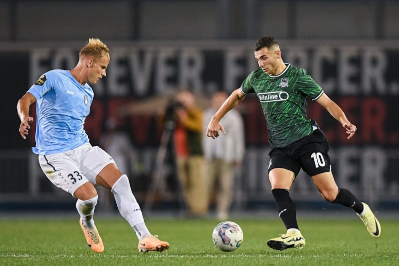 Полузащитник и капитан ФК «Краснодара» Эдуард Сперцян Полузащитник и капитан ФК «Краснодара» Эдуард Сперцян