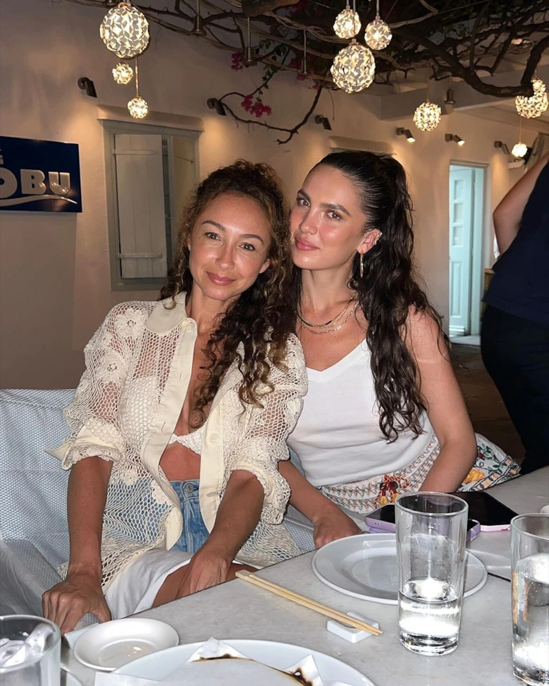 Майя Генри с мамой