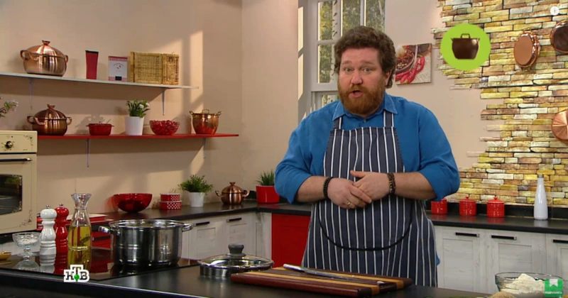 Алексей Зимин в передаче «Готовим с Алексеем Зиминым»