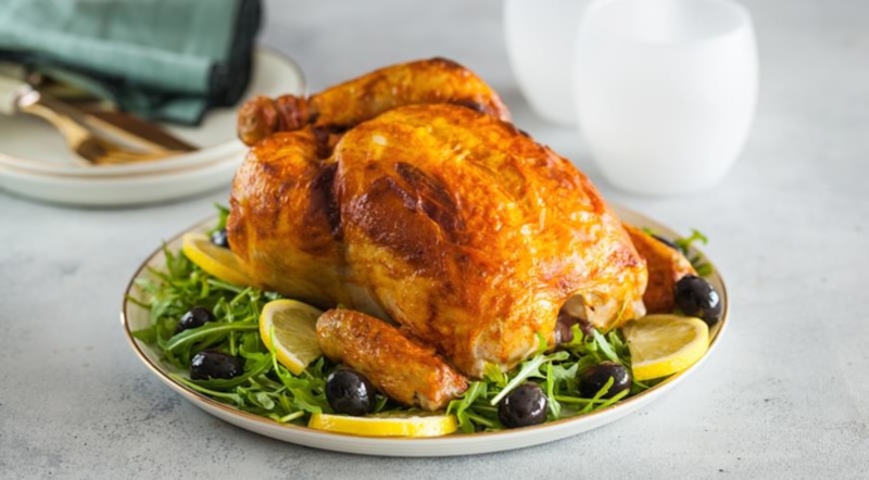 Фаршированная курица: ароматное угощение