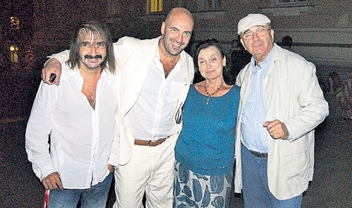 Валерий Хаит с сыновьями и женой