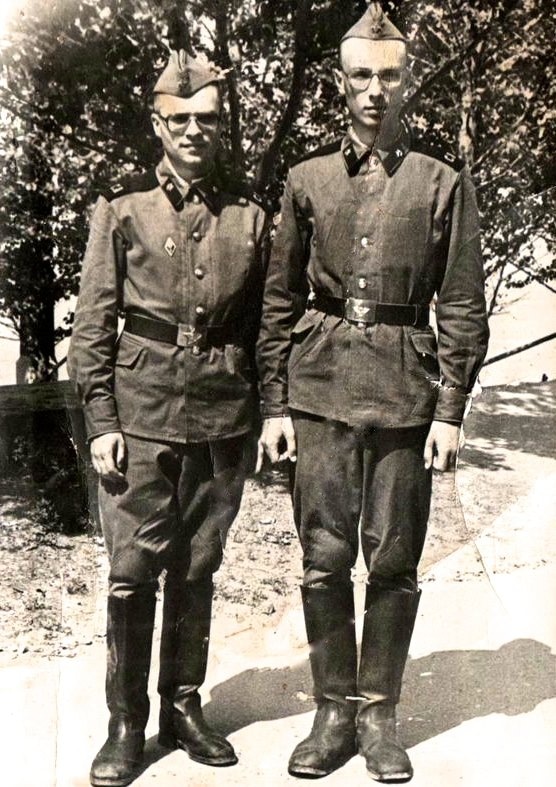 Александр Добронравов в молодости