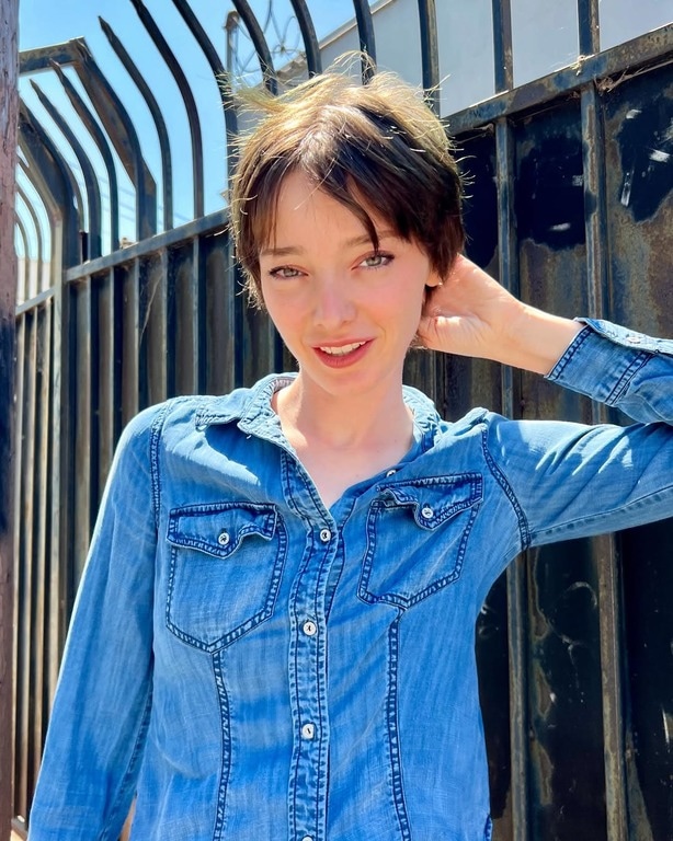 Эмма Дюмон в 2024 году