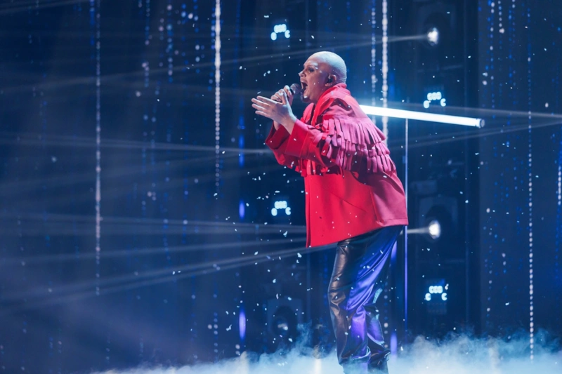 Артур Васильев в шоу «Ярче звезд»