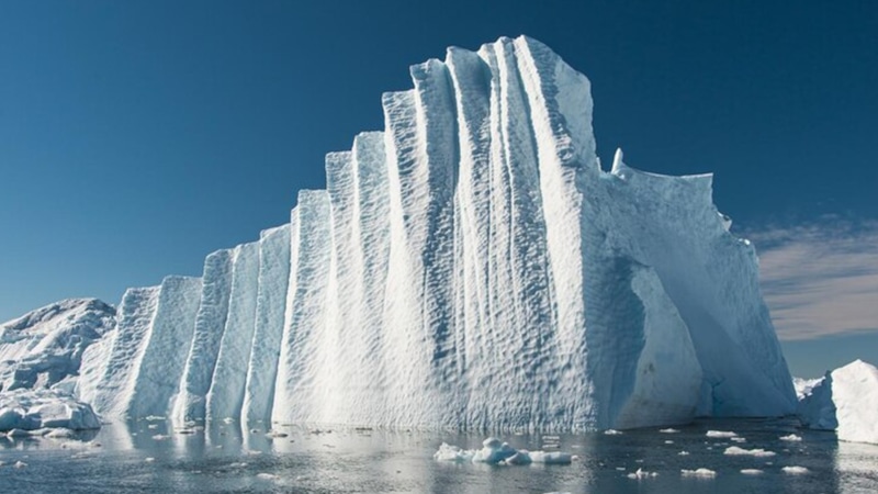 Гигантский айсберг: снова в движении