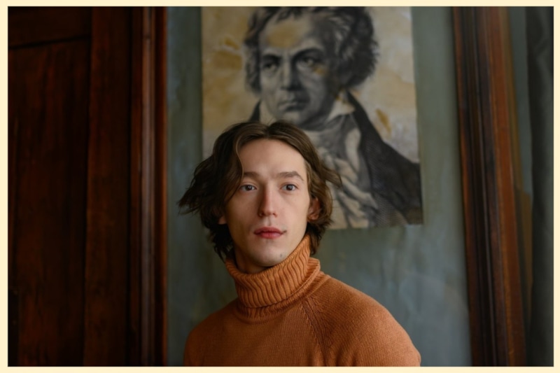 Владимир Канухин в сериале «Комбинация»