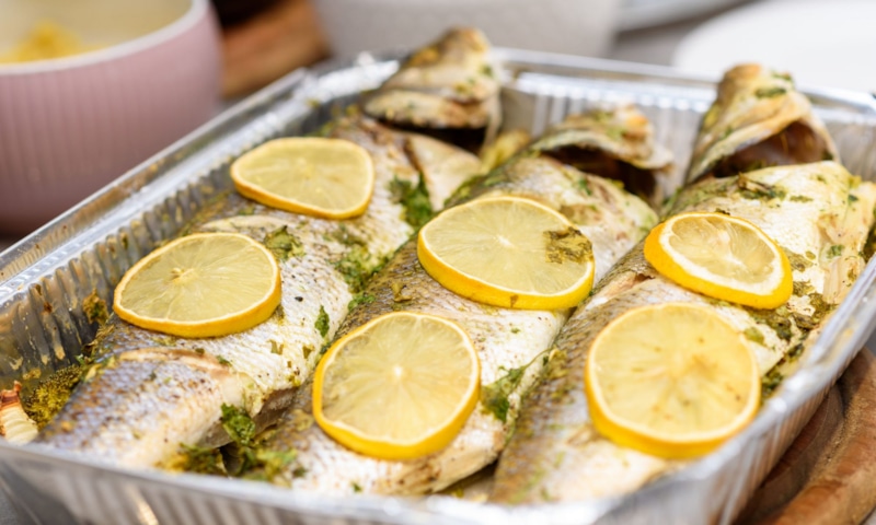 Сибас с лимоном: праздничная подача