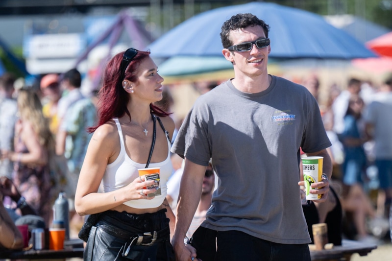 Дуа Липа и Каллум Тернер обручились после года отношений Дуа Липа и Каллум Тернер обручились после года отношений