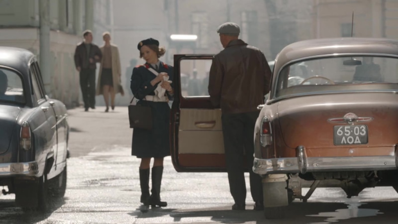 Федоров (Андрей Фролов) и Вера (Евгения Лыкова) в сериале «Страх над Невой» / Фото: Иви