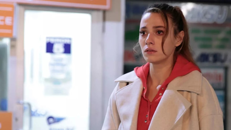 Сюмейе Айдоган в образе Айдан в сериале «Беспощадный» / Фото: Кинориум