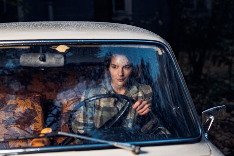 Дарья Урсуляк в образе Светланы в сериале «ГДР» / Фото: Кинориум