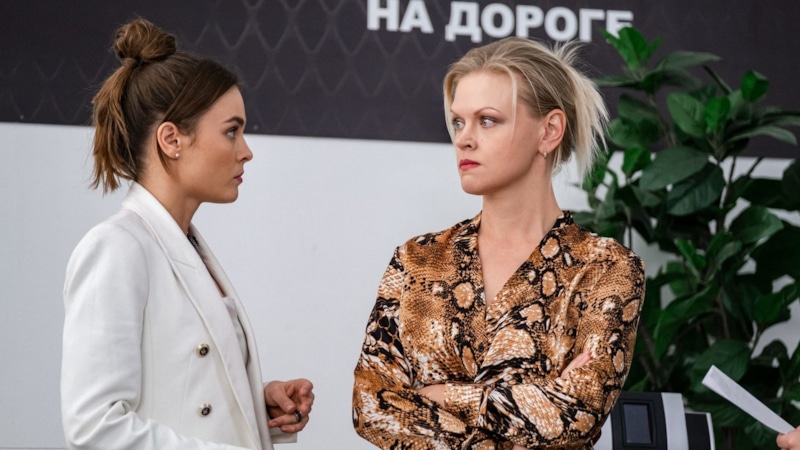 Ира (Ангелина Стречина) и Мария (Анна Котова) в сериале «Сестры» / Фото: Кинориум