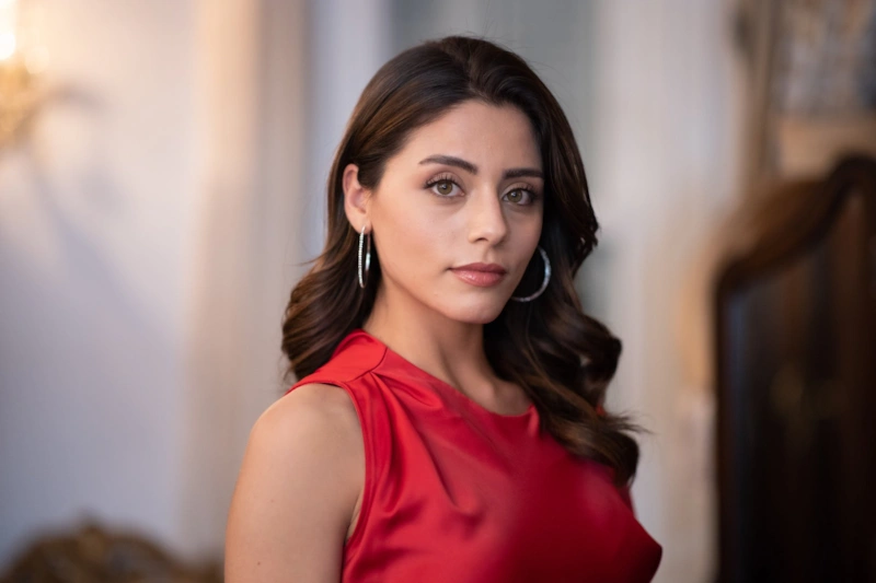 Дога Коркмаз (персонаж) — турецкий сериал Клюквенный щербет, актриса ...