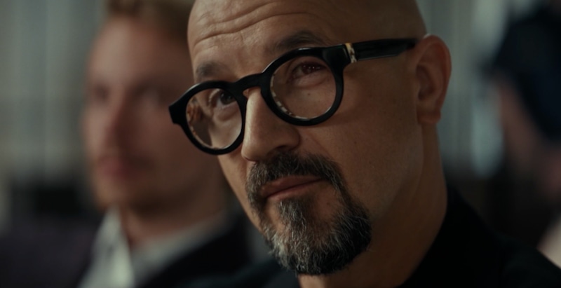 Егор Дружинин в образе Елагина / Фото: Кадр из сериала «Неверные»