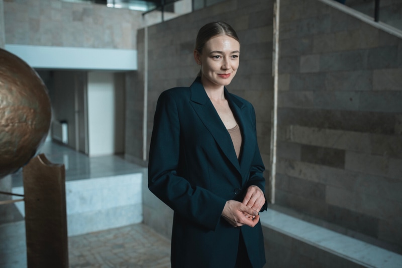 Оксана Акиньшина в роли Шилковской в сериале «Неверные» / Фото: Кинориум