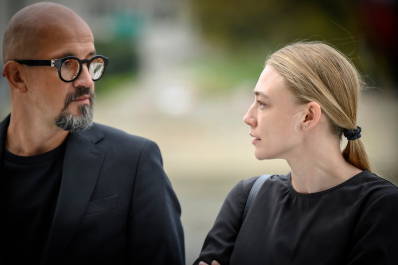 Ольга (Оксана Акиньшина) и Александр Елагин (Егор Дружинин) в сериале «Неверные» / Фото: Кинориум