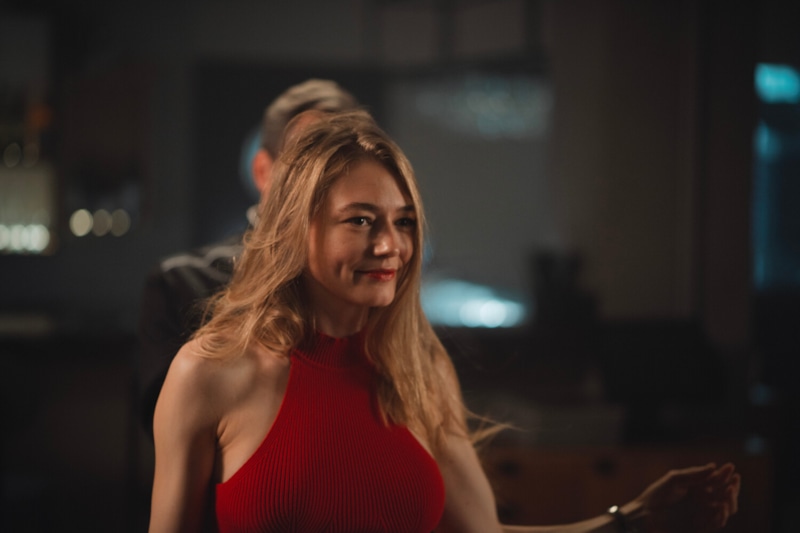 Оксана Акиньшина в образе Шилковской в сериале «Неверные» / Фото: Кинориум