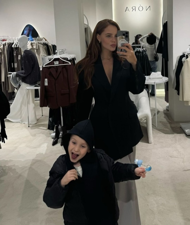 Марика Холиди с сыном