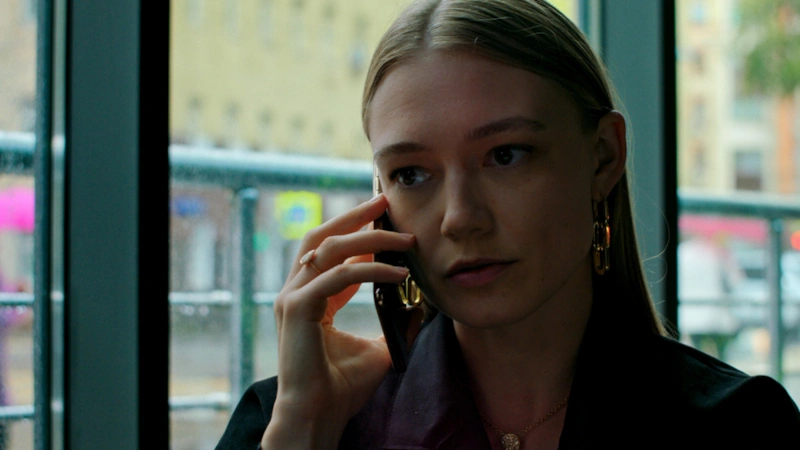Оксана Акиньшина в образе Люды в сериале «Беспринципные» / Фото: Кинориум Оксана Акиньшина в образе Люды в сериале «Беспринципные» / Фото: Кинориум