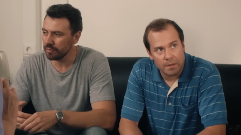 Юрий (Сергей Громов) и Виктор (Алексей Морозов) / Фото: Кадр из сериала «Детектив на все руки»