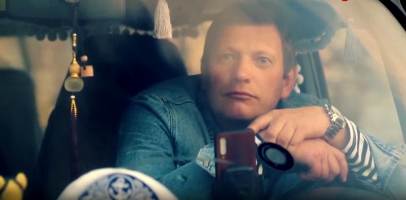 Олег Андреев в образе Федора в сериале «Загляни ему в голову» / Фото: Кино-Театр.ру