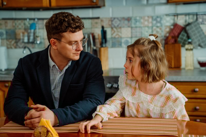 Лиза (Виталия Корниенко) и Вениамин (Филипп Бледный) в сериале «Папины дочки. Новые» / Фото: Кино-Театр.ру