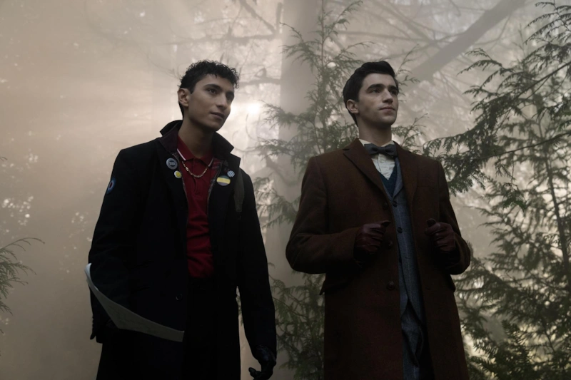Джейден Реври и Джордж Рекстрю в сериале «Детективы с того света» Джейден Реври и Джордж Рекстрю в сериале «Детективы с того света»