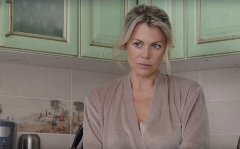 Светлана Тимофеева-Летуновская в образе Натальи в сериале «Некрасивая подружка» / Фото: Кино-Театр.ру