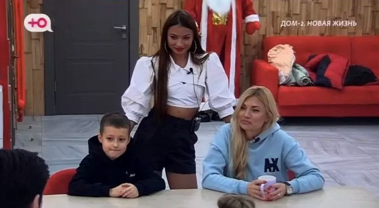 Эльвира Гох, ее мать и брат