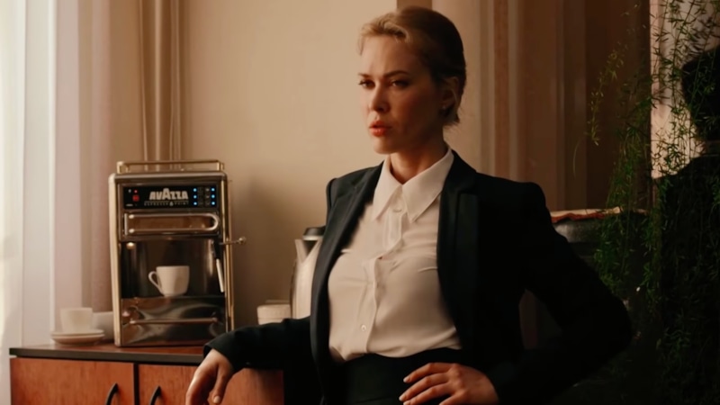 Дарина Шарова в образе Ларионовой / Фото: Кадр из сериала «Преторианец»