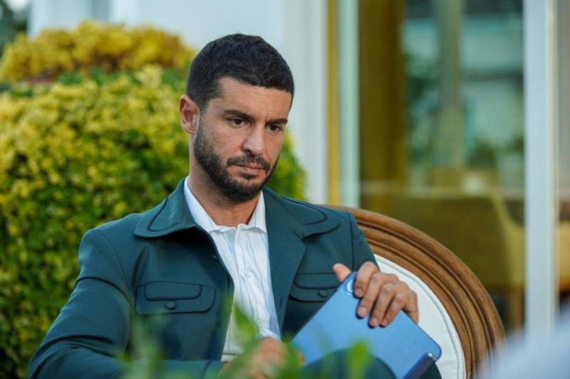 Берк Октай в сериале «Лучик света» Берк Октай в сериале «Лучик света»