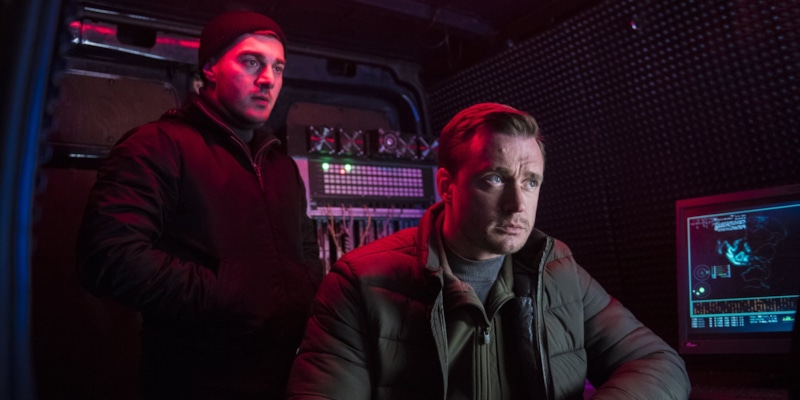 Темур (Бекарий Цулукидзе) и Михаил (Артем Алексеев) в сериале «Военная полиция» / Фото: Кино Mail.ru