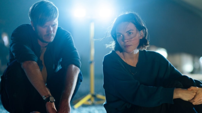 Зоя (Анастасия Евграфова) и Тимофей (Тихон Жизневский) в сериале «Внутри убийцы» / Фото: Кинориум