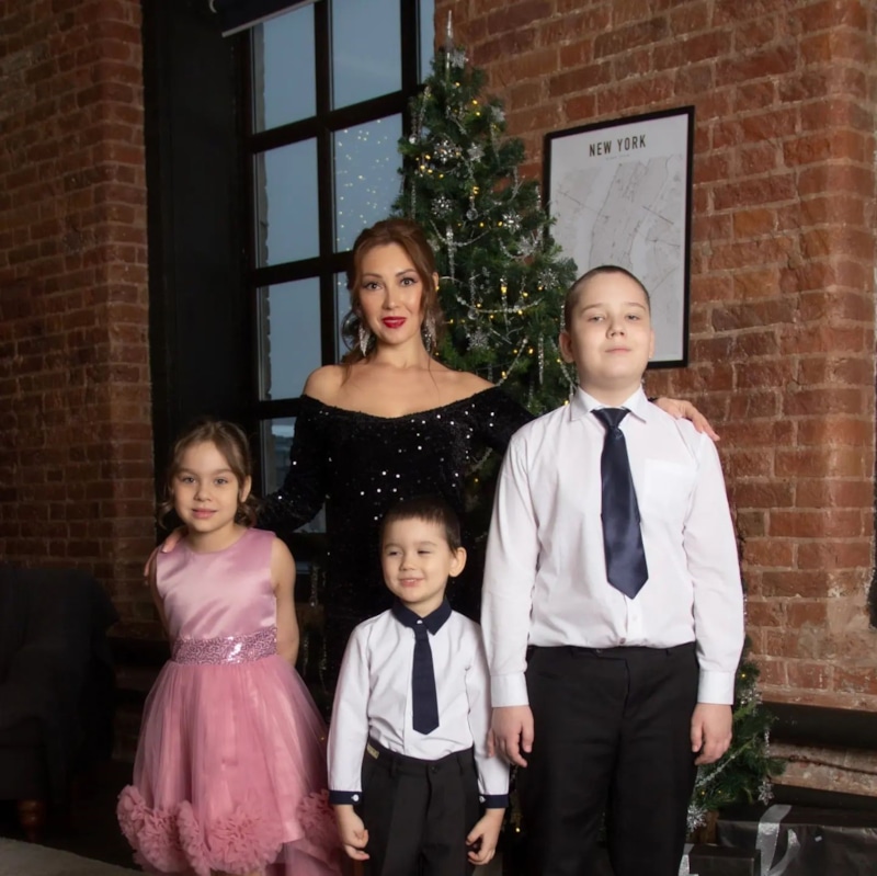 Лена Ярмухаметова с детьми