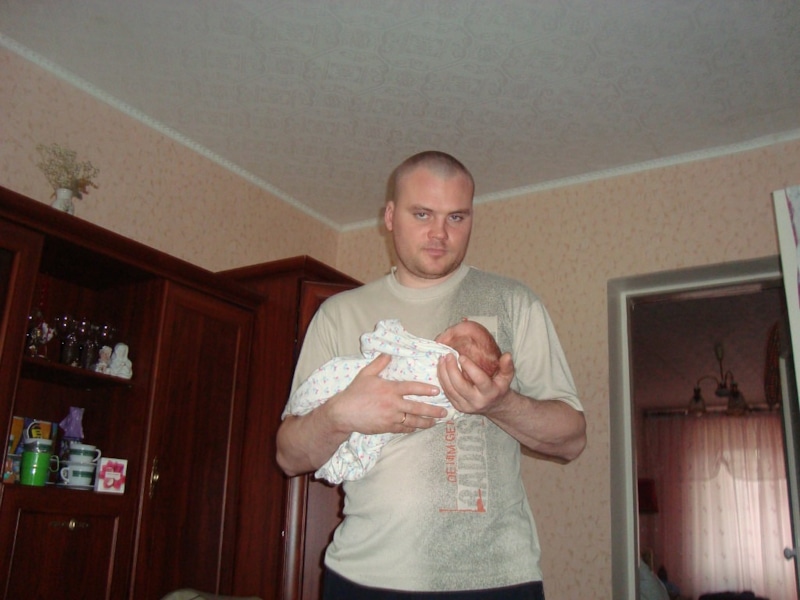 Александр Быданов с ребенком