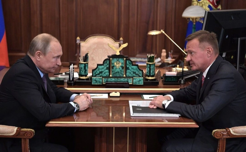 Владимир Путин и Роман Старовойт 