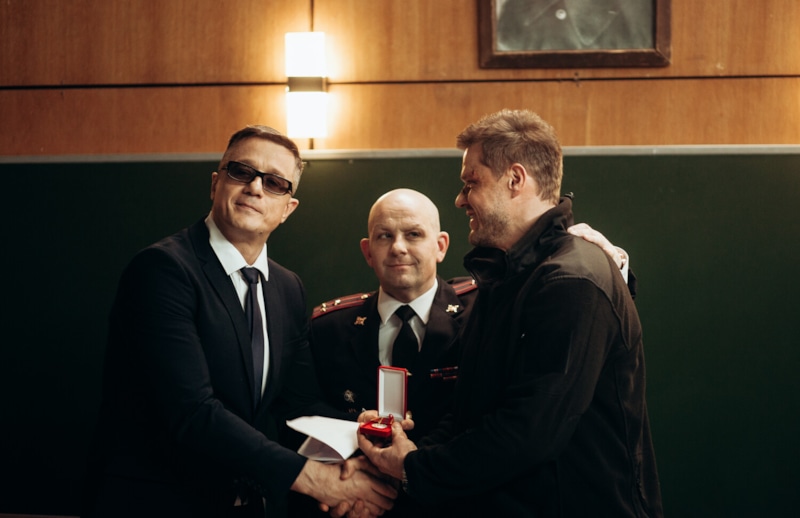 Бибиков (Федор Лавров), Фадеев (Владимир Яглыч) и депутат (Алексей Макаров) / Фото: Кинориум