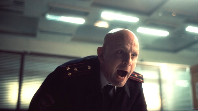 Федор Лавров в образе Бибикова в сериале «Ухожу красиво» / Фото: Кинориум