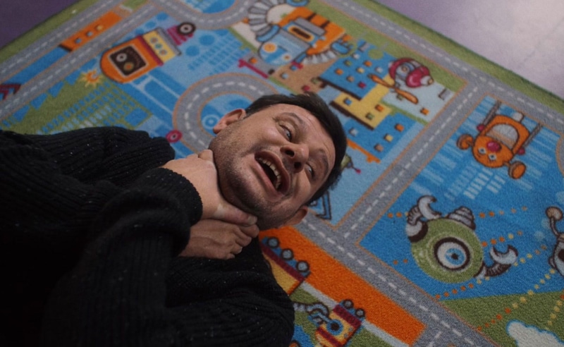 Нодар Джанелидзе в образе Зуева в сериале «Ухожу красиво!» / Фото: Фильм.ру