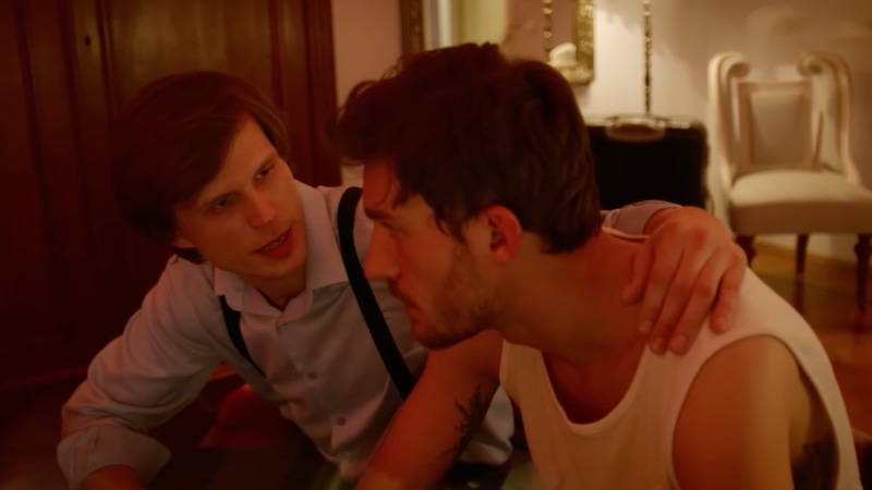  Кронас (Антон Егоров) и Талич (Виктор Михайлов) / Фото: Кадр из сериала «Абонемент на расследование»