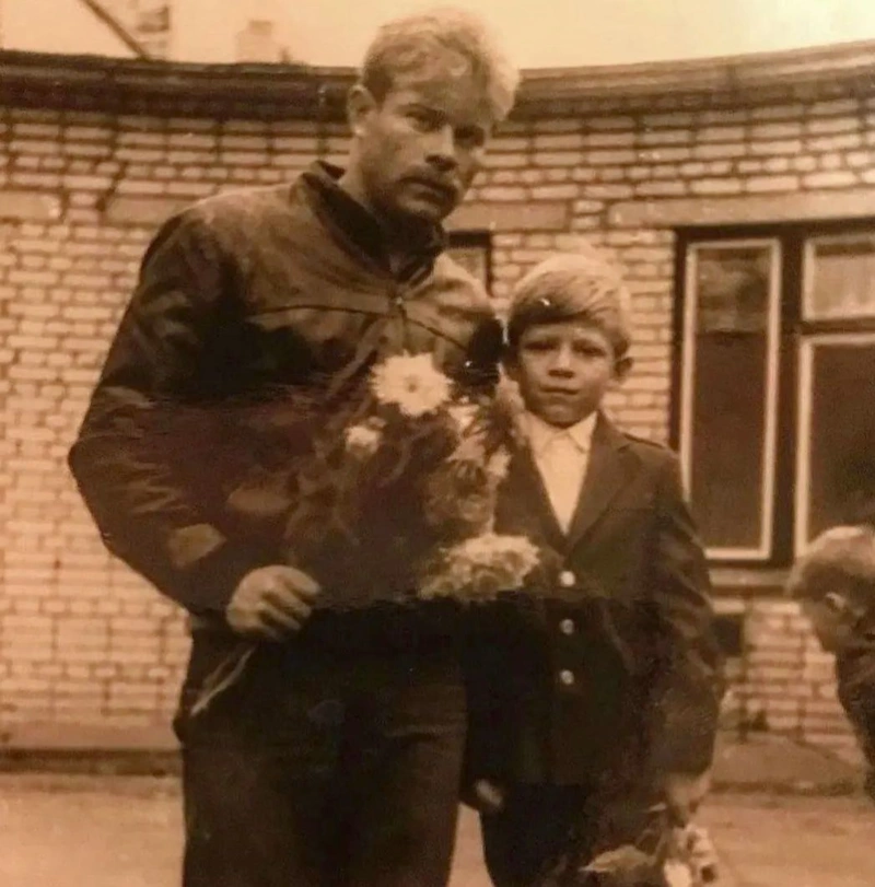 Бодибилдер Валерий Юшкевич в детстве с отцом