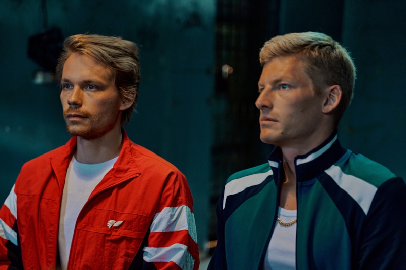 Денчик (Максим Белбородов) и Илюха (Роман Евдокимов) в сериале «ФК Родина» / Фото: Кинориум